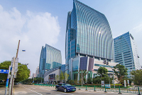 特斯拉全球首座最大超级充电站在上海揭幕