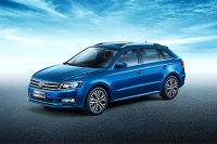 轿车的驾驶感+SUV的大空间，这两款车表现刚刚好