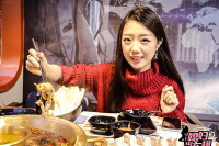 吃货有道,跟上美女主播去探秘魔都热门美食!