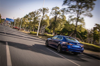 50万买个2.0T+8AT却只有350Nm!试完教授却觉得值