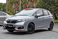 预算少的年轻人第一次买车？这几款省油空间大才3.68万起