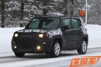 多媒体系统有升级 新款自由侠内饰谍照