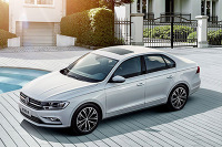 外观变化较大 曝全新一代宝来路试谍照