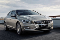 还买啥迈腾？，这3款豪车最高优惠8万，20来万能拿下！