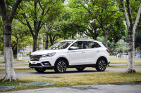 年轻人拿9万买这SUV，女朋友跟丈母娘都喜欢