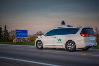 依靠远程控制 美国自动驾驶将商业化