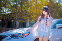 阳光多灿烂 清新萌妹子的蓝色写真