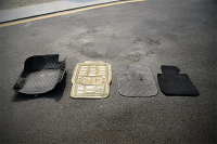 4款主流汽车脚垫横评！其中一款买了一定后悔！