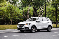 春游首选!10万元就能买到带全景天窗的大空间SUV