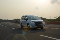 挑战宝骏比亚迪？这款预售6.48万起的7座车能火吗？