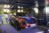 为什么会销量第一！？因为这款车很年轻！还很懂你！