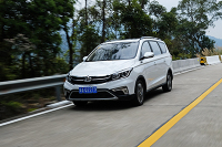 空间大做工好!这是6万元区间最好的7座车?
