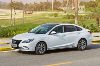 周围朋友都说好看，10万出头这2款车买得放心又有面子