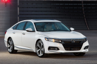 天籁雅阁都换代了，给你20万还会买凯美瑞吗？