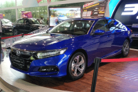 【实拍】能卖得过凯美瑞迈腾？20万级最热门中型车到了！