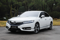 迈腾雅阁早看腻了，买这5款20来万的车也不错