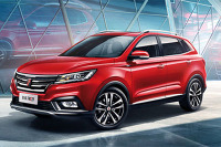 买轿车还是SUV？看完这6款10来万的家用车你就懂了