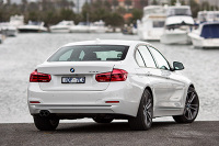 手拿30万准备买车，99%的人都看过这2款，怎么选？