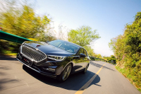 曾经国产骄傲，车长超4米9的大车，14.98万起能让你放弃帕萨特吗？