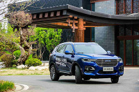 13.5万起！人气爆棚的哈弗H6又出新车型，配置更高了