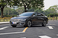 这些车20多万起步，老同学都说看起来至少50万！