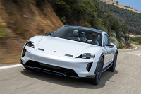 600匹马力，3.5秒破百，保时捷说这车不追求“最快”