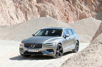 空间秒杀同级SUV，外国人说这新车比宝马更有质感