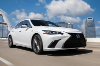 全面升级！更帅更省油还超安静，这款中型车起码年轻10岁