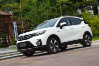 买啥飞度，7.38万起这款精品SUV车主都说家用超棒！