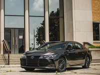 忘了皇冠吧，这台日系新车要是24万起步，就没迈腾、CC什么事了