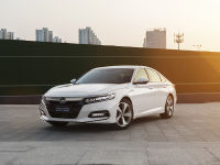 3L/100KM！这车跑市区跑国道都这么省油？！