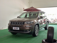 7座的空间只放5个座位，20多万的家用SUV还是越野世家出身！