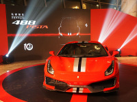 法拉利的赛道版居然能合法上路？488 Pista来了！