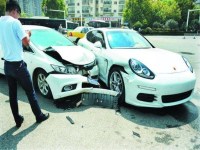 换个大灯要18万！ 为啥这些豪车一个大灯比你的车还贵？！