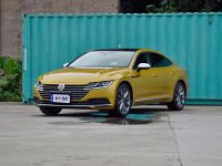 优惠5万块，20多万这3款中型车帅爆了，油耗最低才7升多！