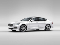 优惠高达8万，这两款5米长的轿车保养省心，家用最靠谱！