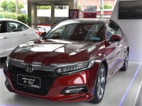 油耗超低的20万级中型车，0优惠也超多人买，家用太合适了！