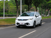 能跑400多KM，14万买台0油耗SUV，从此再也不担心油价！