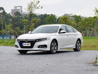 20多万想买中型车，这2台国内卖疯了，选谁都没错！