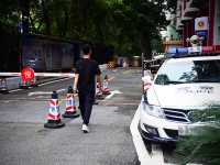 那一夜，加塞我的奔驰S级，撞了我的车还一脚油门就跑了