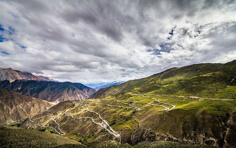 秋名山?!别说笑了,中国境内十大最险峻的山间公路才牛!