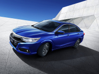 愁坏了！两大亲民家轿终于换代，新款老款怎么挑？