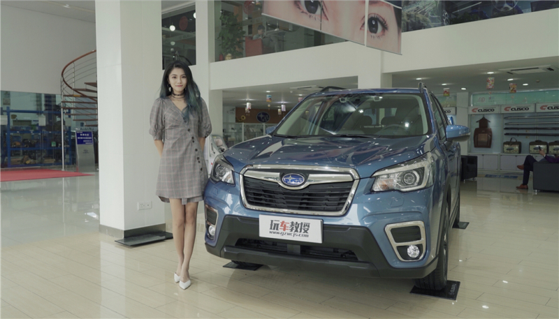 说到机械性能和四驱性能，这台SUV还真没什么同级对手