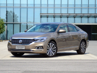 火了18年的大众神车加长61mm，配置全面提升，但想买的先等等