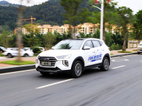 阴雨天翻山越岭！这台还没上市的1.6T全新SUV吃得消吗？