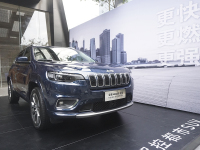 起步不到20万，这台SUV竟搭载了同级最强2.0T+9AT？