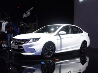 想买家轿的不看后悔，近期就这7款新车最不容错过