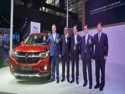 华晨雷诺首款智能7座SUV“观境”正式亮相广州车展