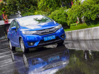 等等，10万块以内的0油耗新车你还真想买？