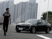 我们抢先拍到了这台全方位升级的豪车!